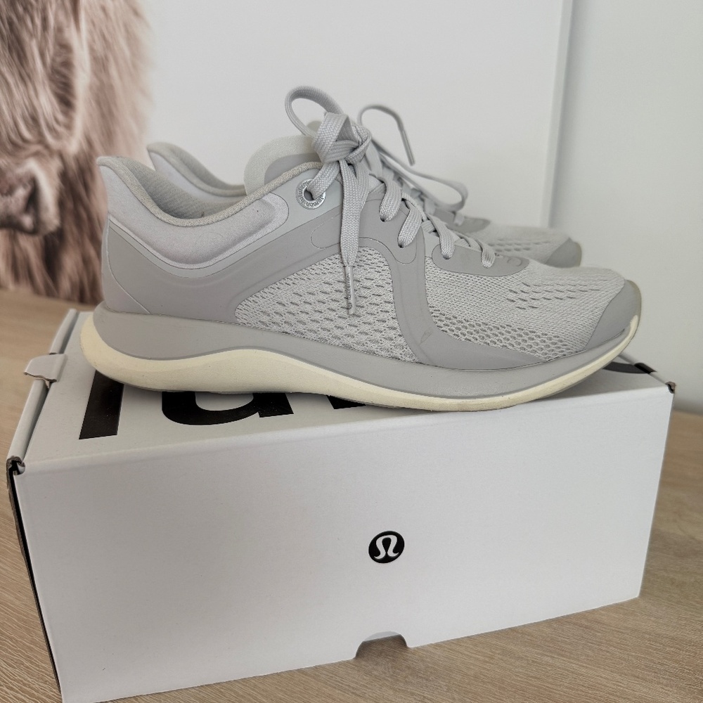 Women’s Lululemon Chargefeel shoes